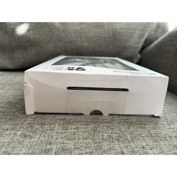 Nike 3 Piece Set Baby Bodysuit Hat and Booties 0 to 6 Months New - Picture 6 of 9